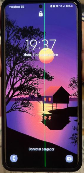 Línea verde en la pantalla del celular Samsung
