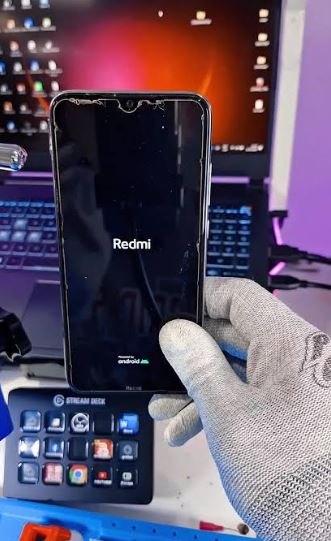 ¿Por qué mi celular Redmi Note 8 se reinicia solo?